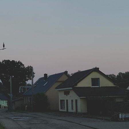 Cieszyno- Uroczy Domek Do Wynajecia Злоценець Екстер'єр фото
